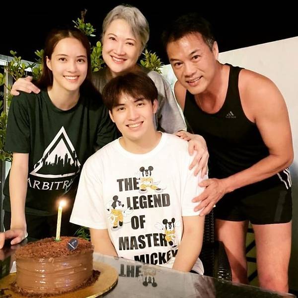 Zheng Geping and Hong Huifang’s son, Calvert Tay, makes music debut with 1st single
