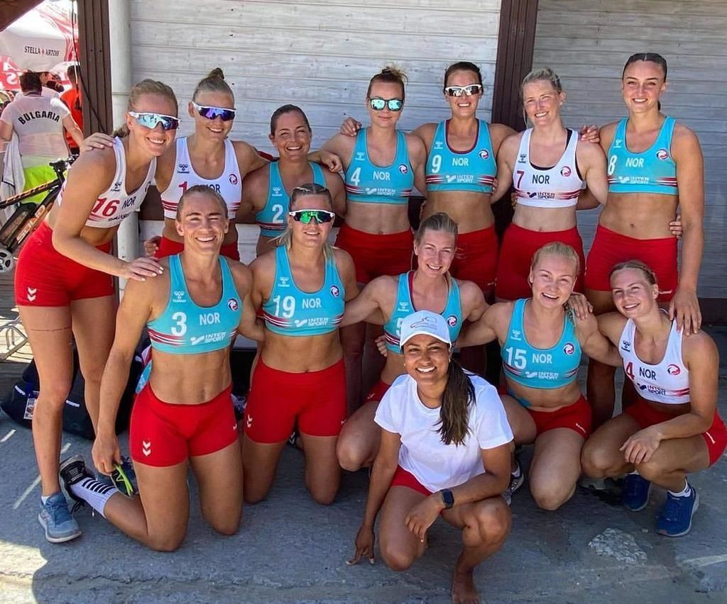 Singer Pink offers to pay fine incurred by Norwegian women’s beach handball team for not wearing bikinis