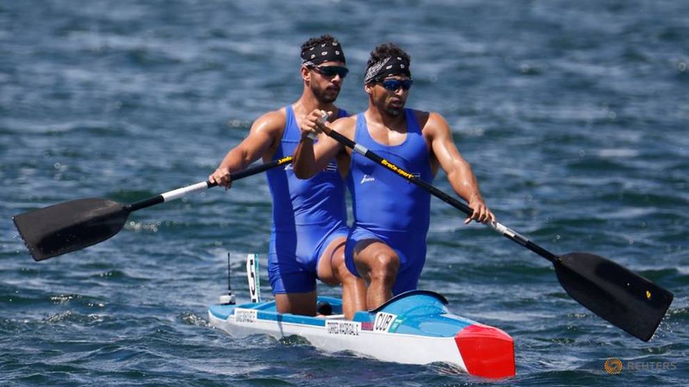 Olympics-Canoe sprint-Cuba's Torres and Jorge win men's canoe double 1000m gold