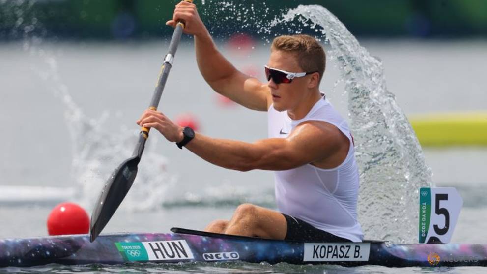 Olympics-Canoe sprint-Hungary's Kopasz wins men's kayak single 1000m gold