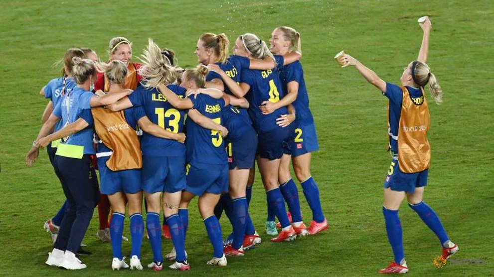 Olympics-Soccer-Swedes, Canada ask for women's gold-medal match to be moved
