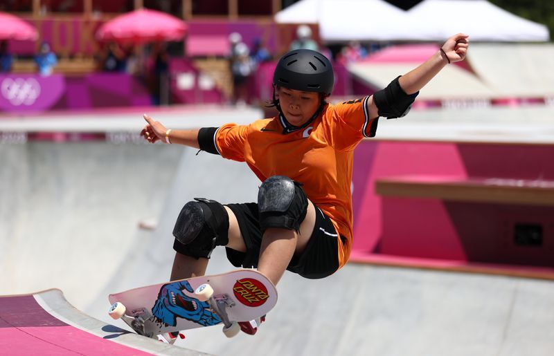 Olympics-Skateboarding-Teens shred and soar in park skating's Olympic debut