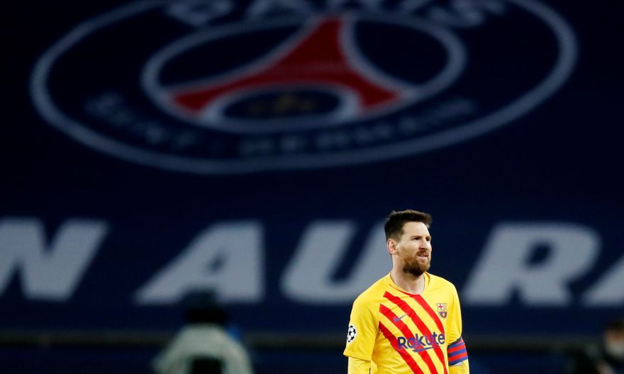 Football: Lionel Messi on verge of joining Paris St Germain, reports L'Equipe