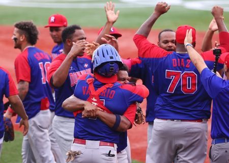 Olympics-Baseball-Dominican Republic take bronze, first-ever team medal