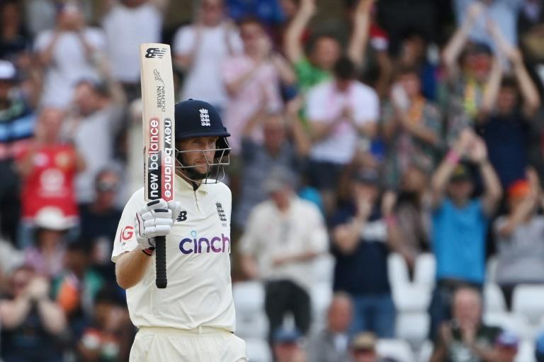 England captain Root keeps India at bay in first Test