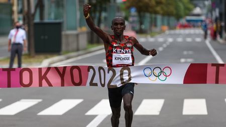 Olympics-Athletics-Kenya's Kipchoge cements legacy as greatest marathon runner