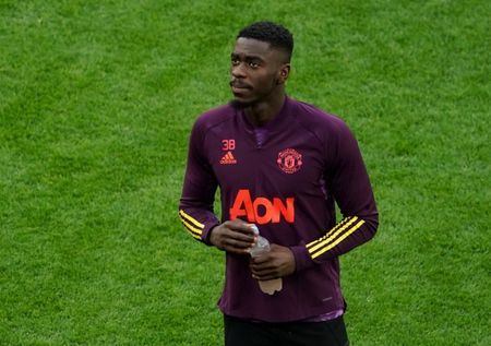 United's Tuanzebe returns to Villa on season-long loan