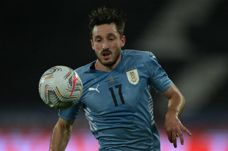 Roma complete signing of Uruguay full-back Vina