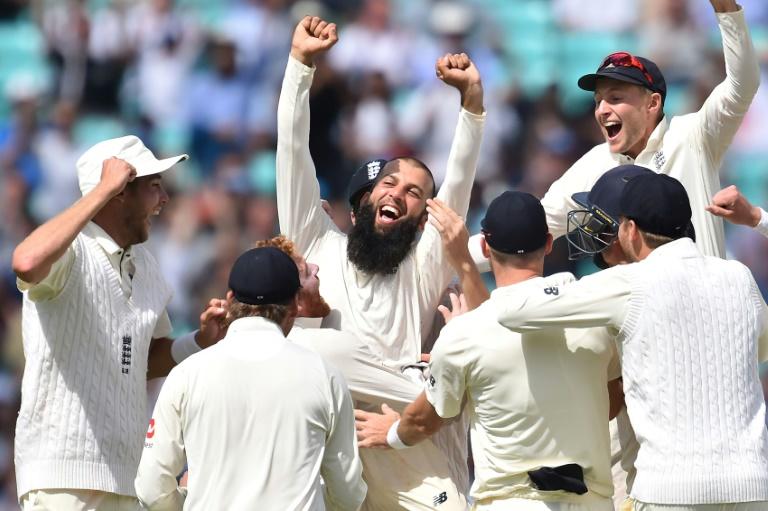 England consider Moeen as they ponder Test changes against India