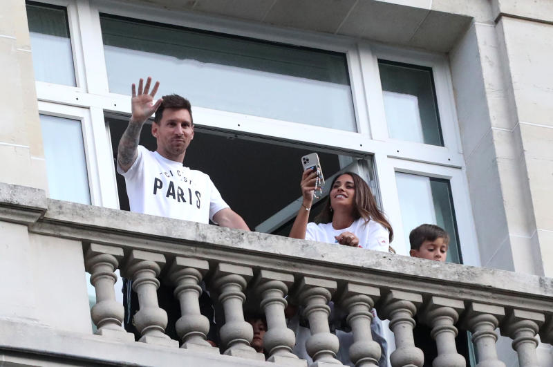 Lionel Messi signs two-year deal with Paris Saint-Germain