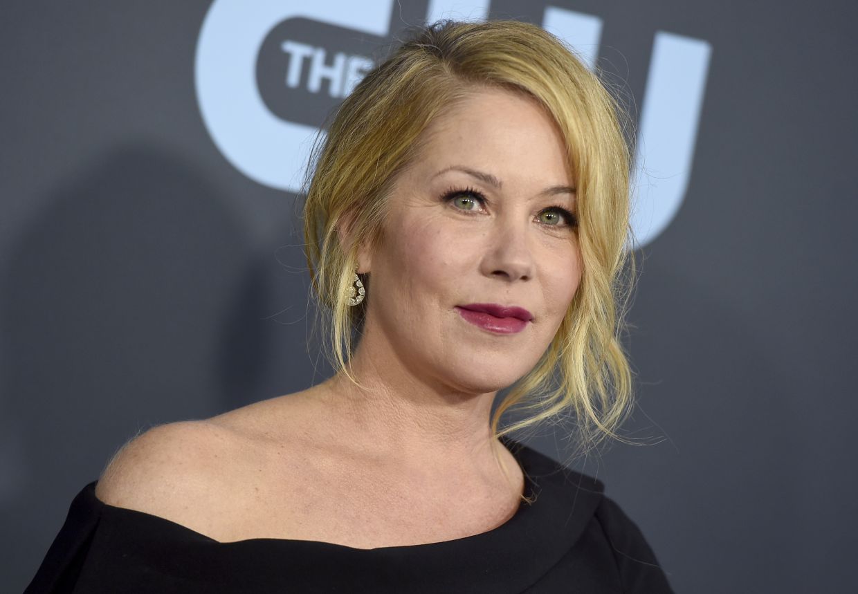 Actress Christina Applegate diagnosed with multiple sclerosis