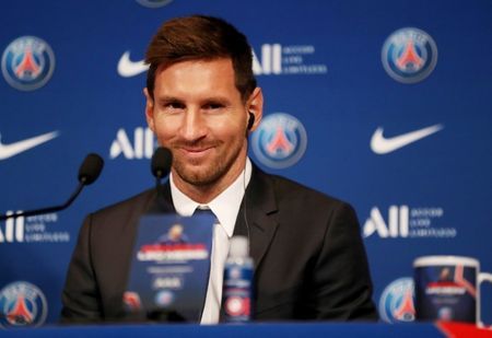 Soccer-Messi back in training after joining PSG