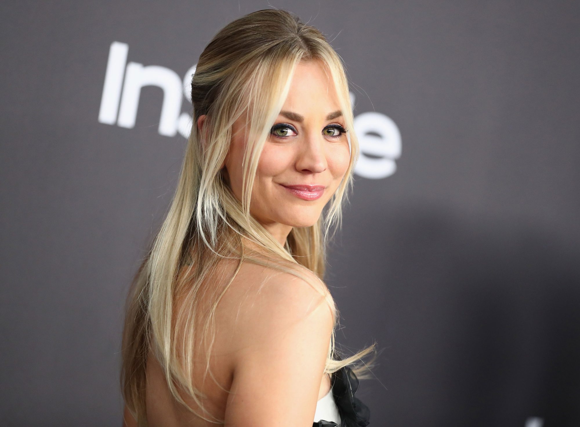 Kaley Cuoco Got Some New Bangs