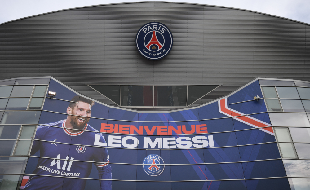‘Welcome Leo’: Messi meets teammates at first PSG training session