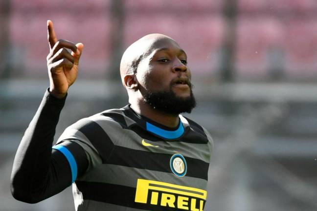 Lukaku rejoins Chelsea for club record fee from Inter