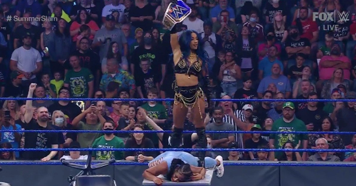 WWE's Sasha Banks Closes Out SmackDown With Brutal Attack on Bianca Belair