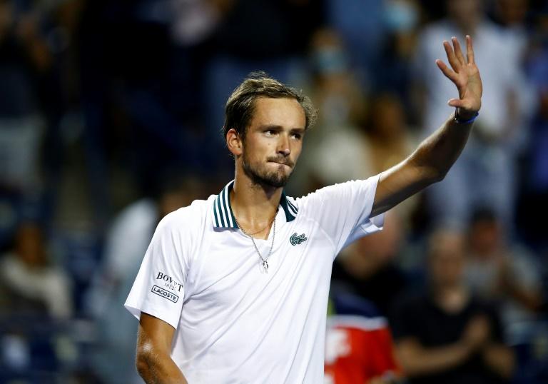Medvedev outlasts Hurkacz to reach ATP Toronto semi-finals