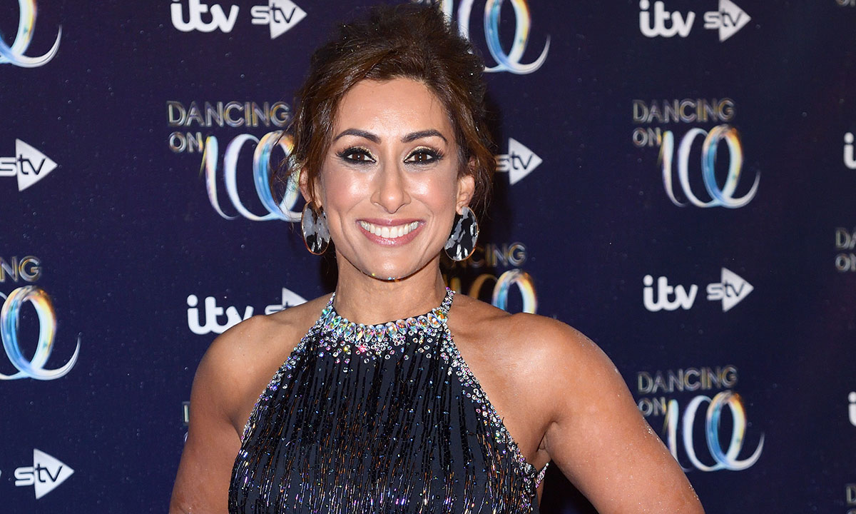 Saira Khan showcases incredibly toned physique in eye-catching bikini