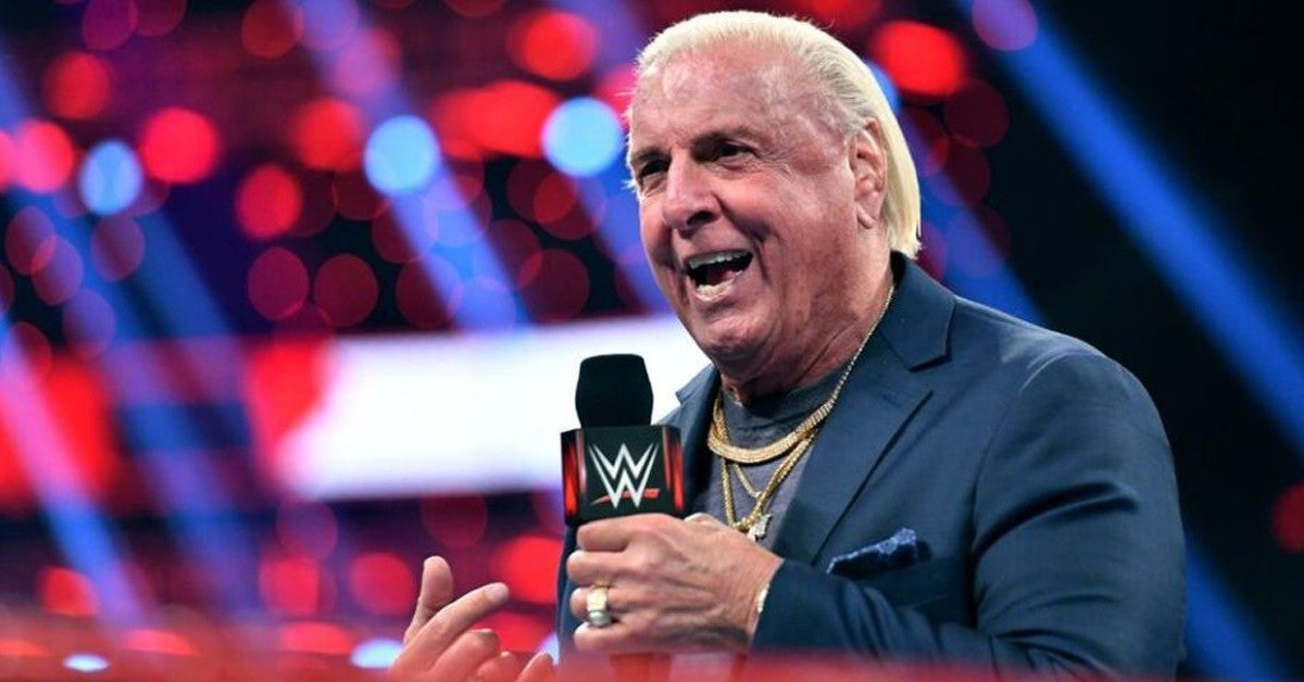 Ric Flair Makes Surprise Appearance at AAA TripleMania XXIX