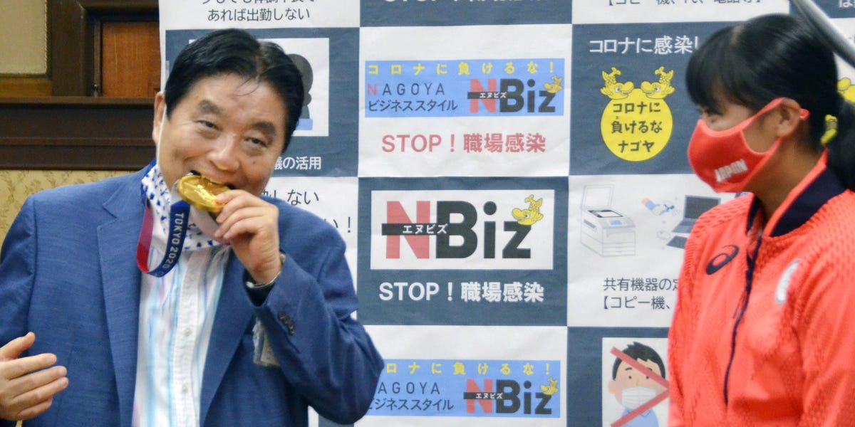 Japanese Olympian to get new gold medal after mayor bit the first one