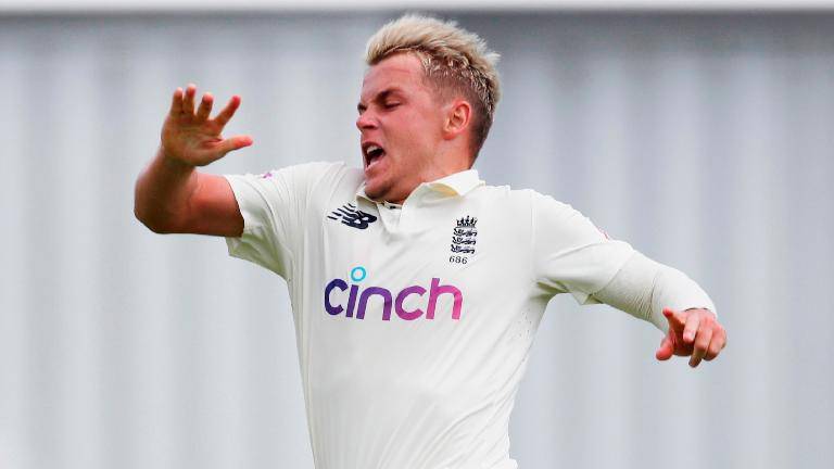 Curran removes Kohli as England take charge of second Test