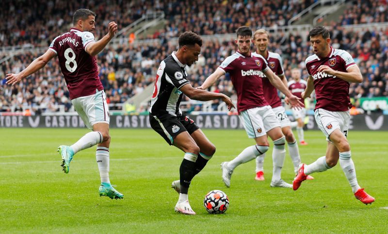Soccer-Relentless West Ham power past Newcastle in six-goal thriller