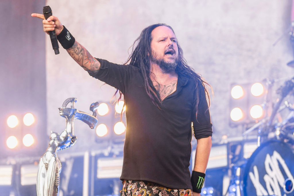 Korn postpone and cancel tour dates as Jonathan Davis tests positive for Covid-19