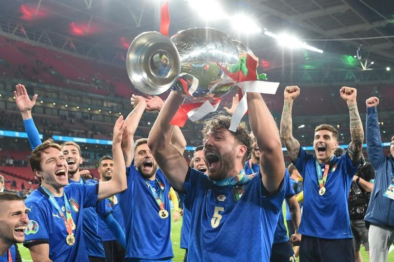 Italian Euro 2020 winner Locatelli joins Juventus
