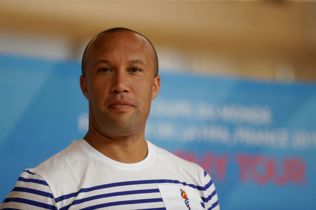 Mikael Silvestre explains why Manchester United must win a trophy this season