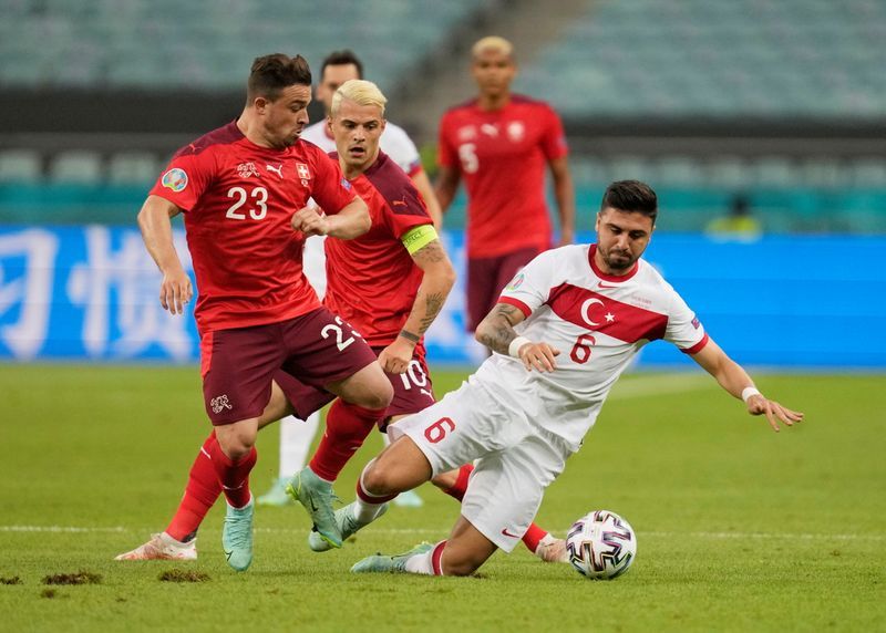 Soccer-Turkey midfielder Tufan joins Watford on loan