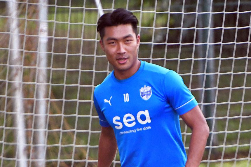 Football: Sailors' Korean-born midfielder Song Ui-young is now a Singaporean