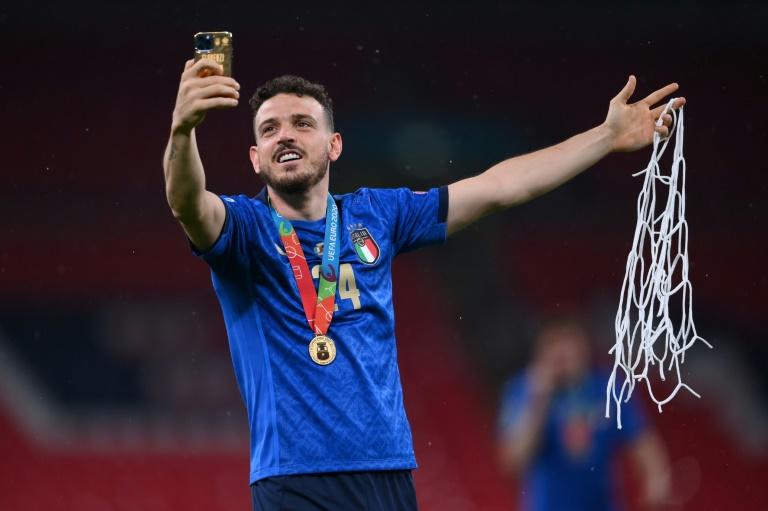 Italy's Florenzi moves to Milan on loan from Roma