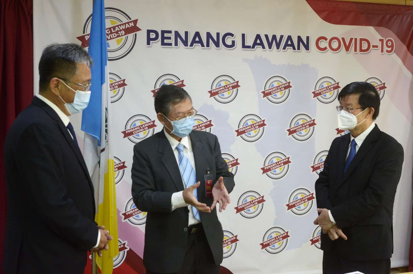 Dufu Technology chief and company donate RM1 million in total to Penang Covid-19 Fund