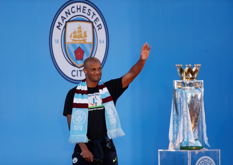 Soccer-City to unveil Silva, Kompany statues before Arsenal game