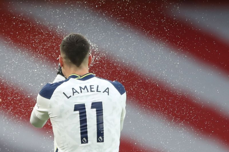 Soccer-Lamela's last-gasp goal gives Sevilla win at Getafe