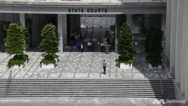 向客工收取逾39万元佣金 52岁本地男子被控