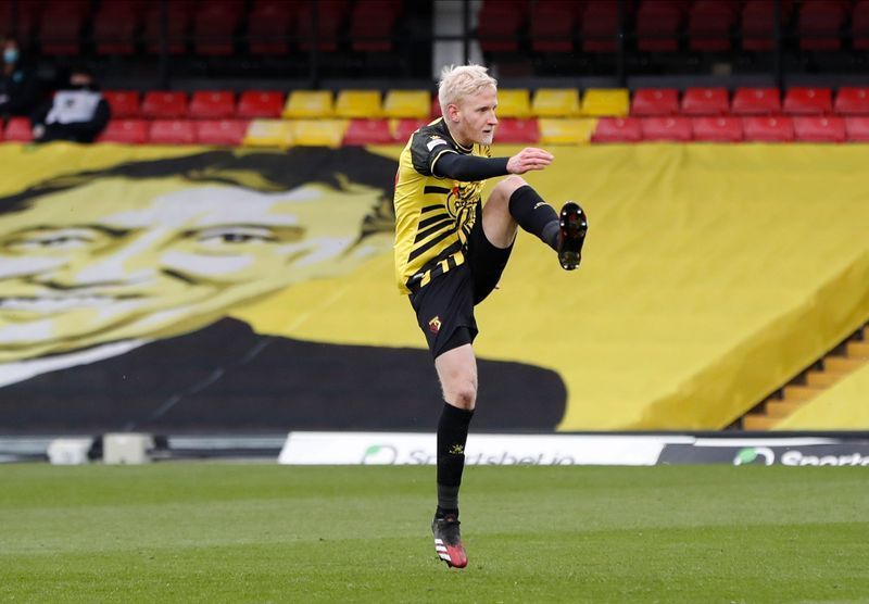 Soccer-Crystal Palace sign midfielder Hughes from Watford