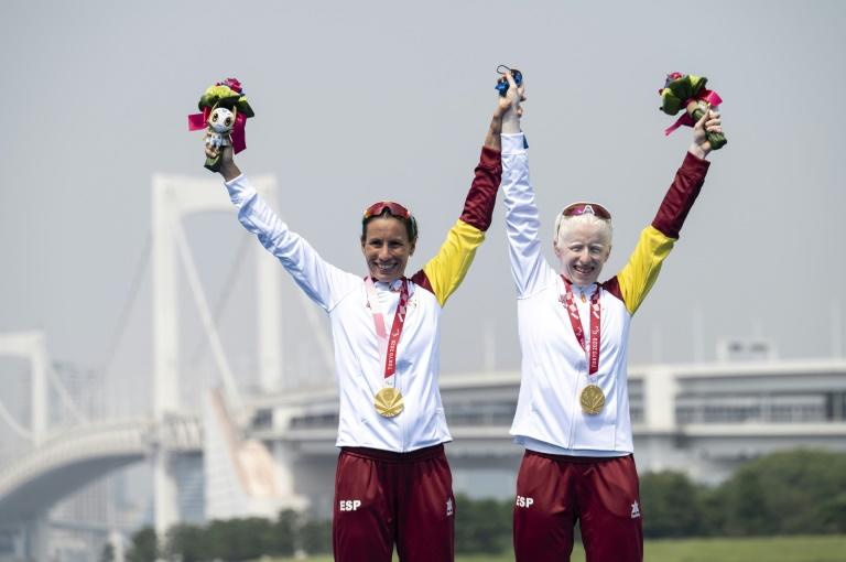 Paralympic triathlete who helped Spain fight Covid wins gold
