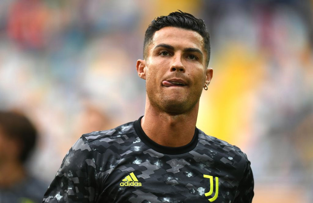 Manchester United agree £21.4m fee with Juventus to sign Cristiano Ronaldo