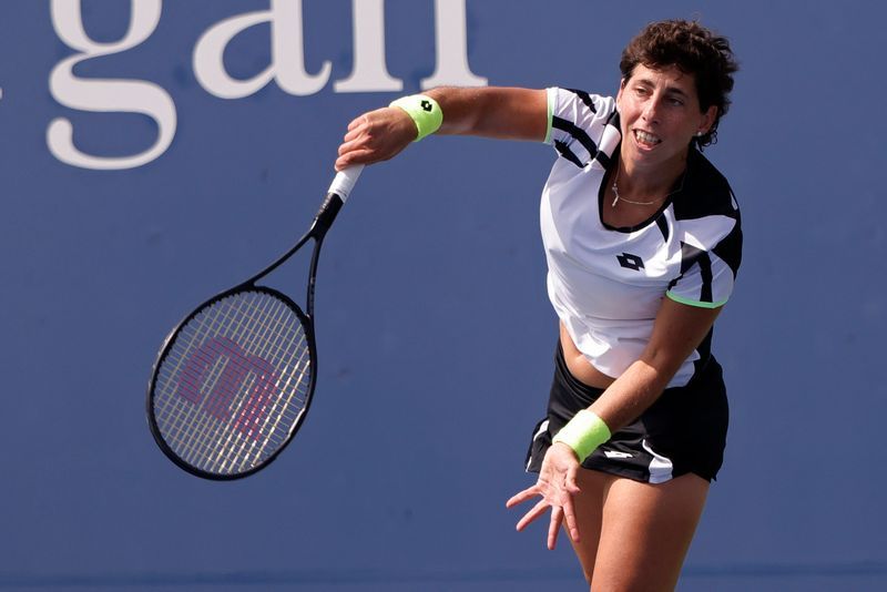 Tennis - Suarez Navarro given standing ovation as she bows out of U.S. Open