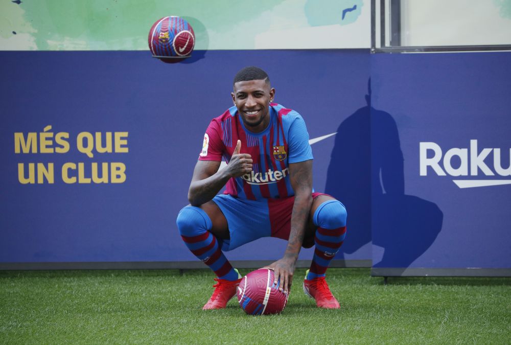 Tottenham sign right back Emerson from Barcelona