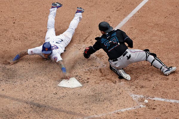 Thumbs Way Up: Javier Baez Wins Mets Fans Back With Hustle