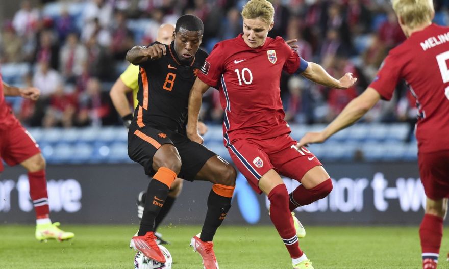 Football: Dutch draw with Norway in meek World Cup qualifier start under new coach Van Gaal