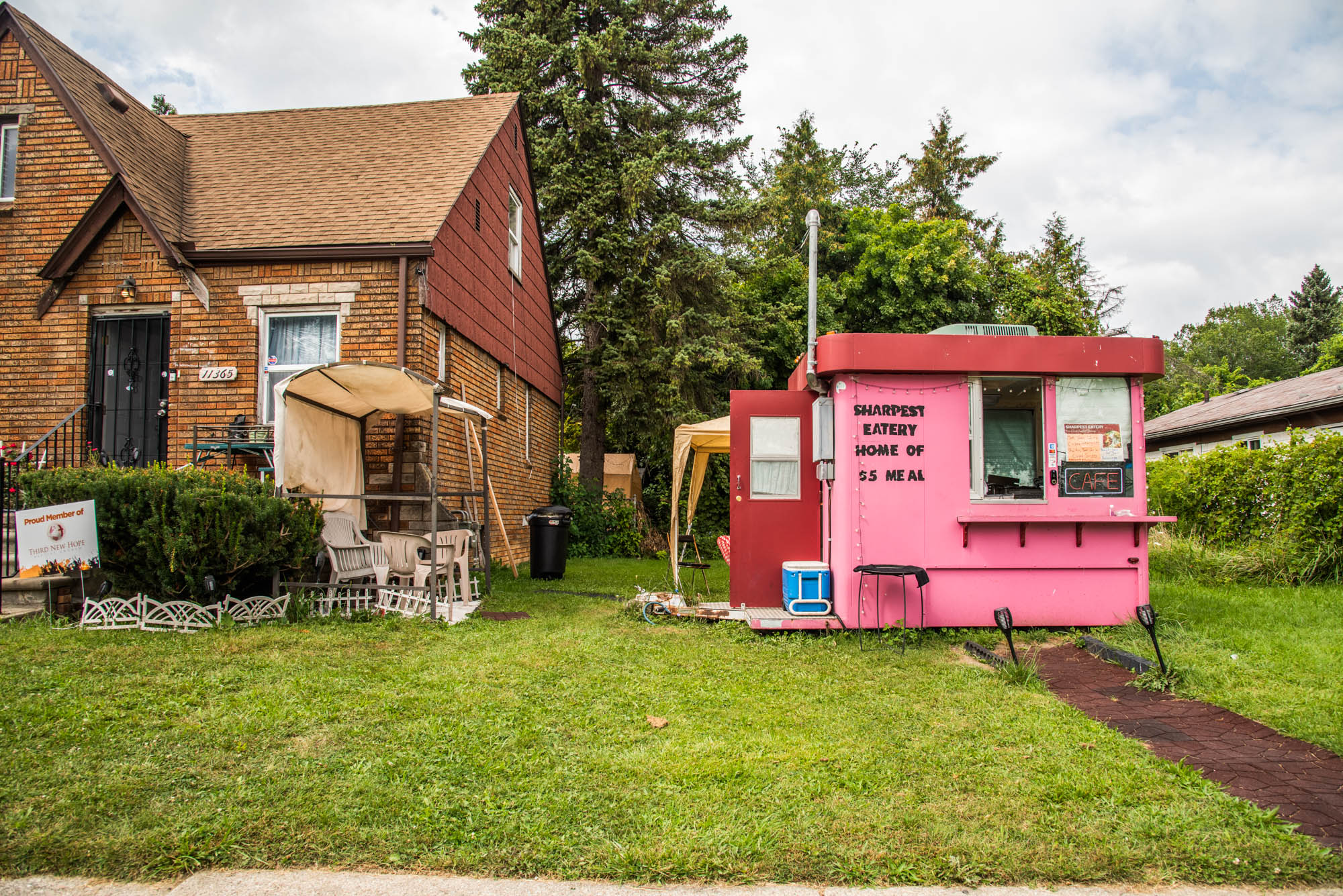 Chef Doris Is Serving Detroit's Best Soul Food from Her Front Lawn