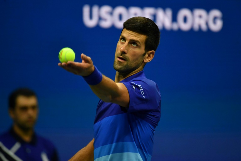 Djokovic wins at US Open, moves five matches from Slam