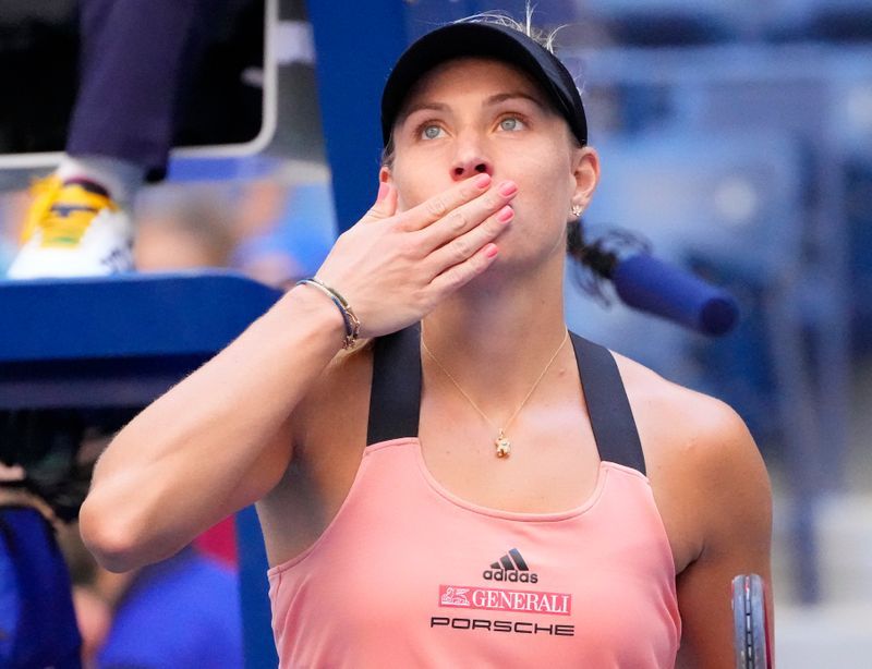Tennis - Kerber sails through to set up battle of former champions