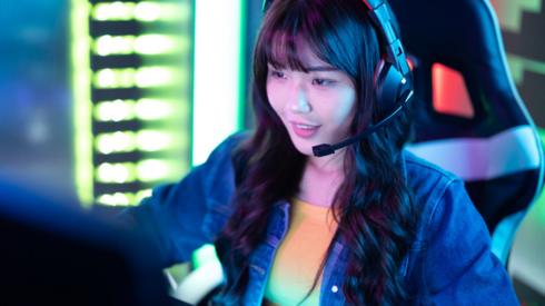 Tech Tent - China's crackdown on young gamers