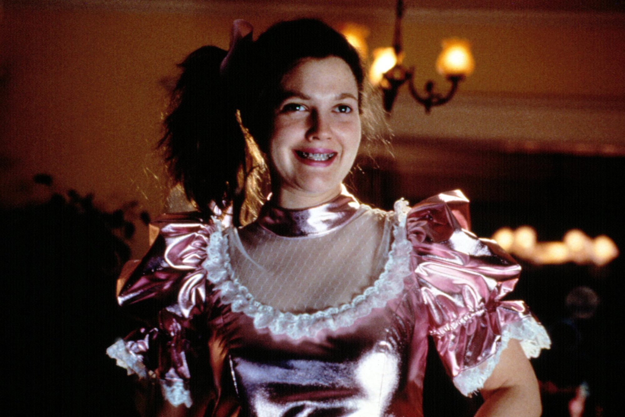 Drew Barrymore brings back Never Been Kissed character Josie Grossie in hilarious TikTok debut