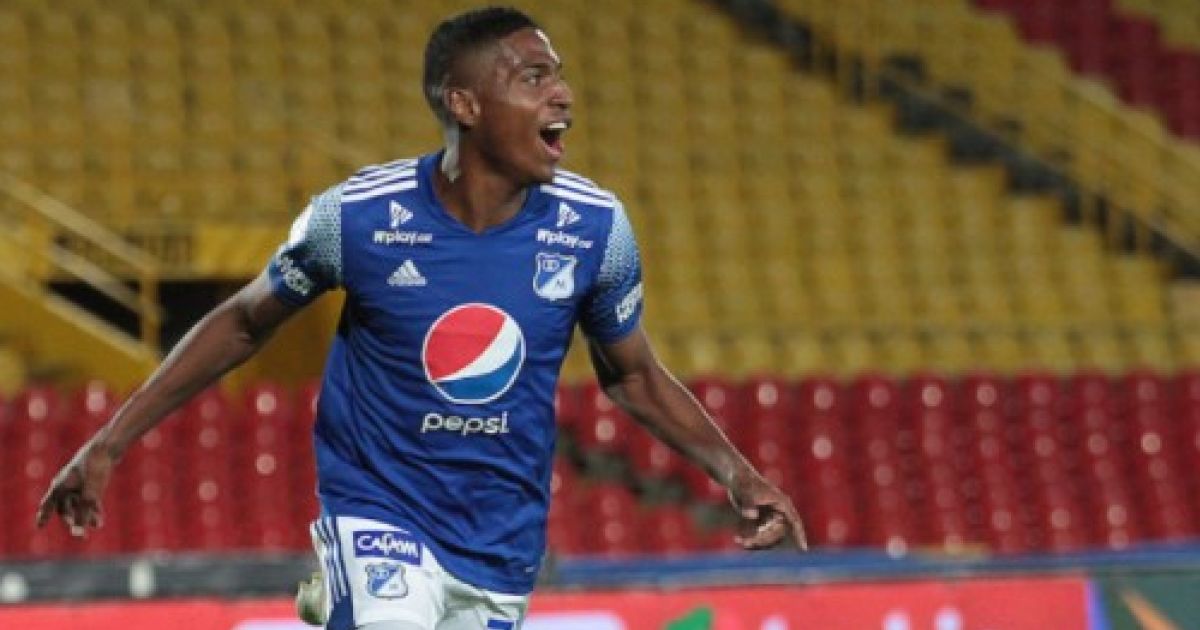 Chelsea, Man City tracking exciting Colombia winger, confirms agent