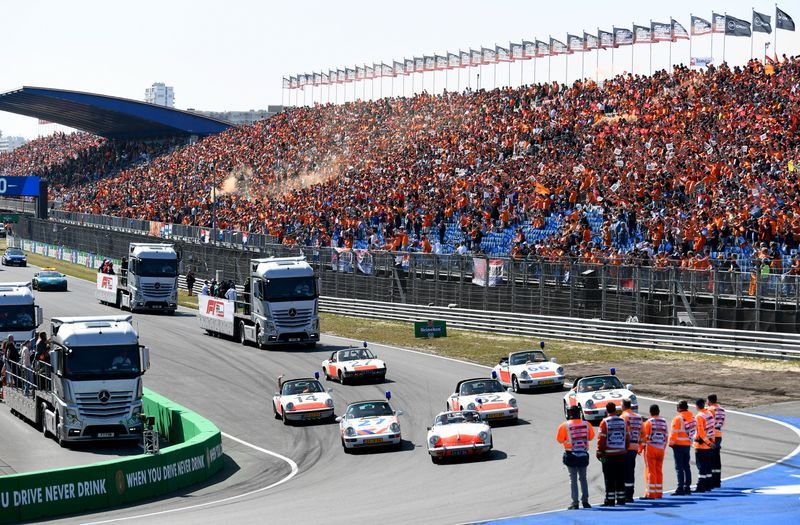 Motor racing-Zandvoort turns orange in expectation of Verstappen win
